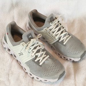 On Women’s Cloudswift White Helion Shoes Size 9.5